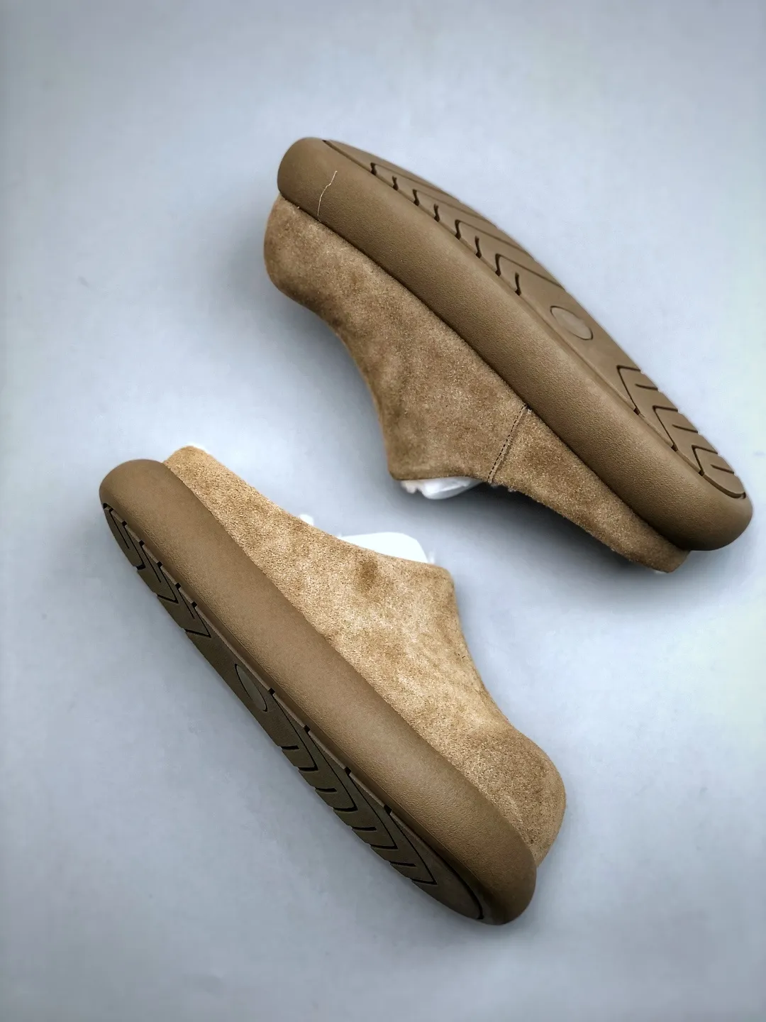 Local self-pickup 💰480 supports store release, the latest official revision and new style! The platform is exclusively for foreign trade UGG Tasman GTX winter neutral small potato snow shoes 1172790 Produced by the ten-year-old brand shoemaking OEM production line. Pay attention to every detail. Longfeng A-grade genuine sheep fur is integrated. Completely built in accordance with the ZP process. Size: 35-40